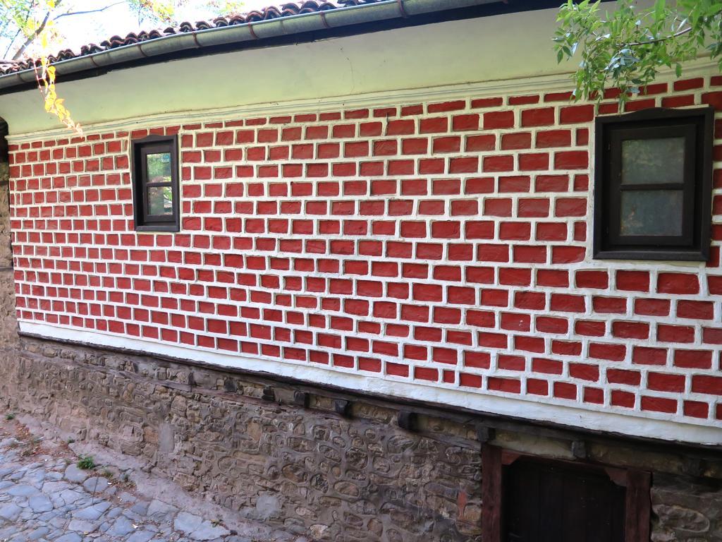 The Red Konak Villa Veliko Tărnovo Exteriör bild